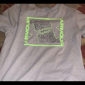 Boys Small Under Armour Short Sleeve.
